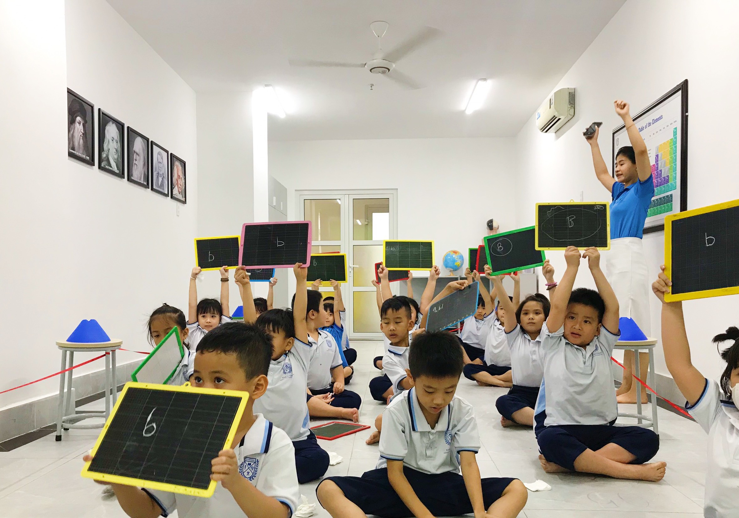 cac em hao huc tham gia chuong trinh rung chuong vang acaschool