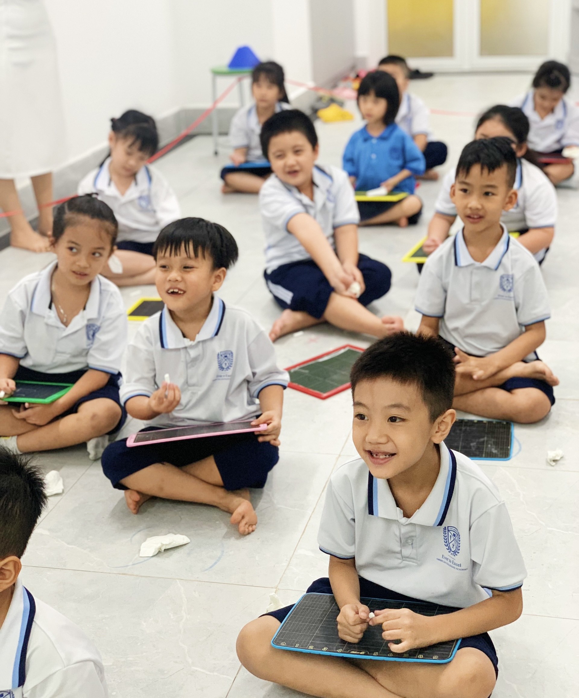 cac em hao huc tham gia chuong trinh trai nghiem acaschool